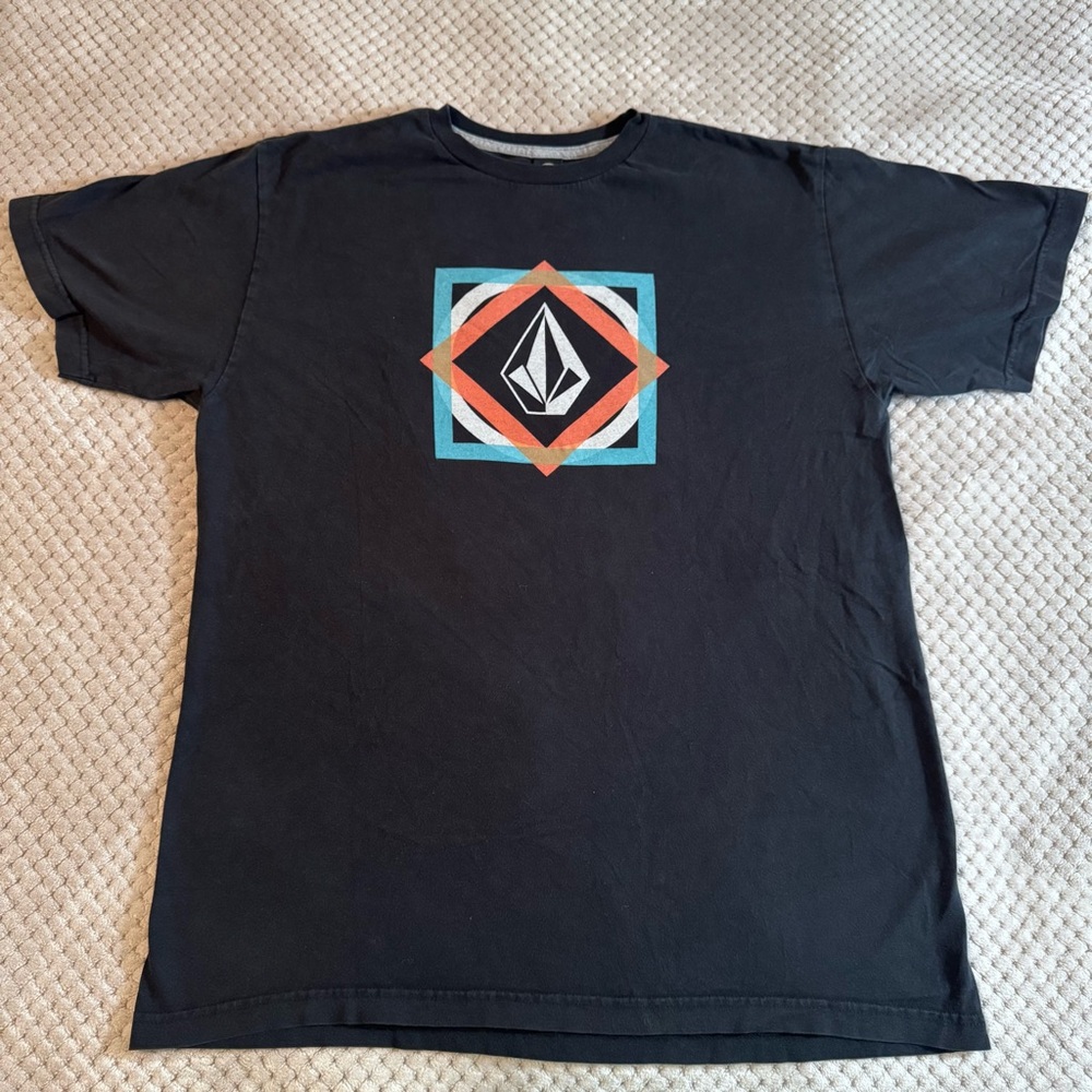 Volcom Black and Orange Short Sleeve Tee with Geometric Design
